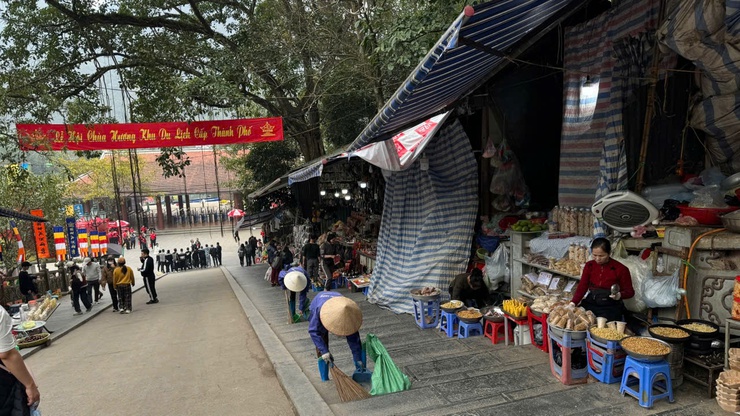 Lễ hội chùa Hương: Văn minh, thân thiện, bảo đảm an toàn cho du khách- Ảnh 4.