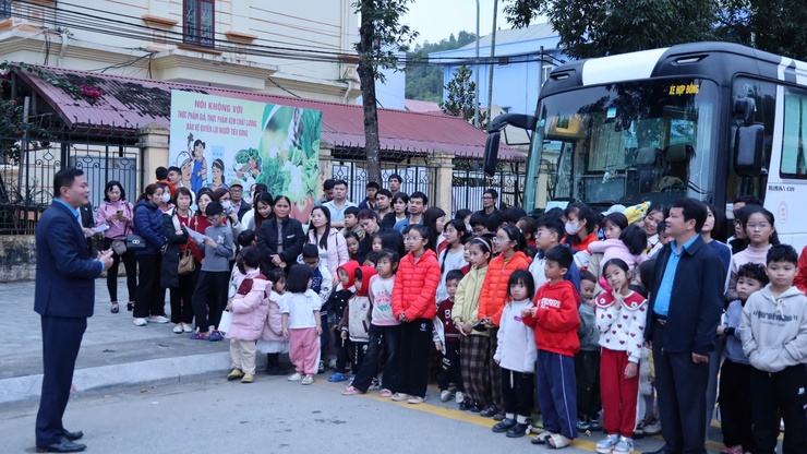 Workers eager to come back to Hanoi after Tet- Ảnh 2.