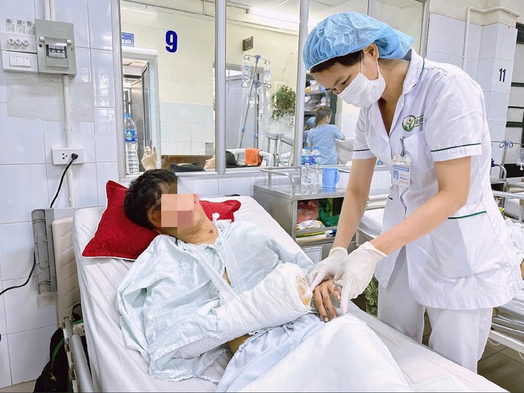 Hà Nội: Công tác đáp ứng y tế dịp Tết Nguyên đán Ất Tỵ được triển khai nghiêm túc, đảm bảo quy định- Ảnh 2.