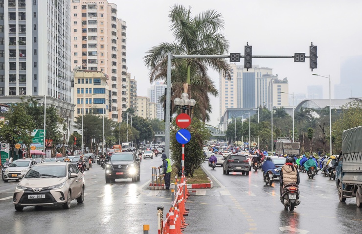 Hà Nội tổ chức lại giao thông ngã tư Trần Hữu Dực - Nguyễn Văn Giáp- Ảnh 1.