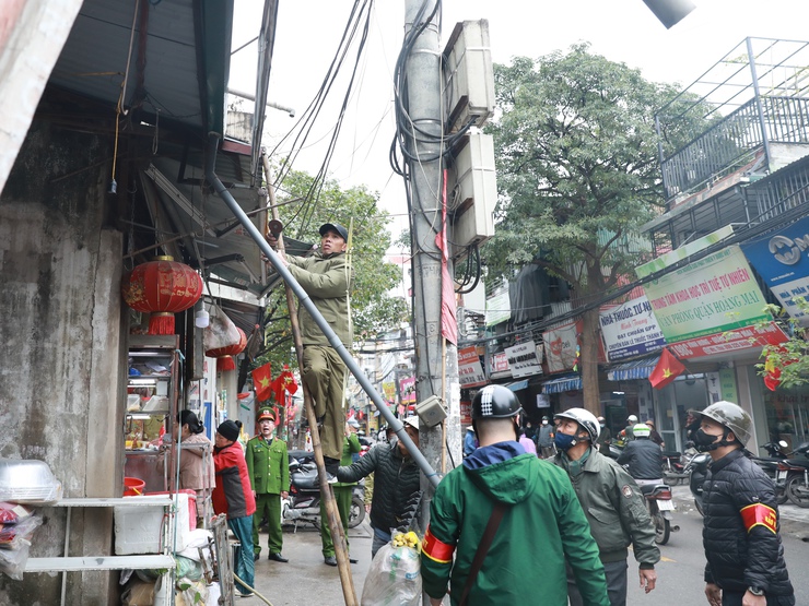 Phường Vĩnh Hưng: Duy trì thường xuyên việc kiểm tra, xử lý nghiêm vi phạm trật tự đô thị- Ảnh 3.