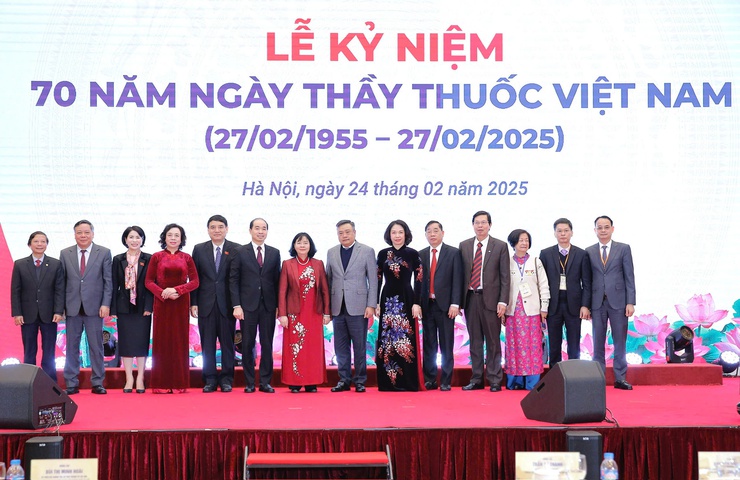 Hà Nội trang trọng tổ chức Lễ kỷ niệm 70 năm Ngày Thầy thuốc Việt Nam- Ảnh 13.