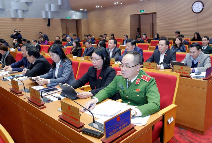 Quyết định biên chế, chỉ tiêu hợp đồng lao động khối chính quyền thành phố Hà Nội năm 2025- Ảnh 2.