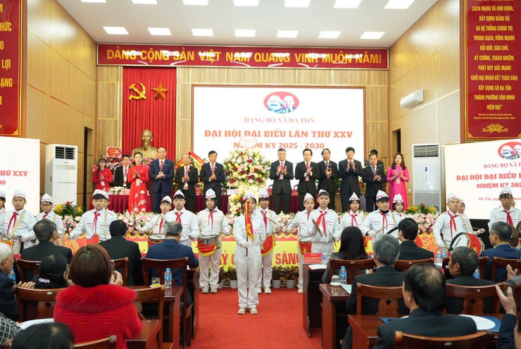 Đẩy mạnh tuyên truyền Đại hội Đảng bộ các cấp nhiệm kỳ 2025-2030- Ảnh 1.
