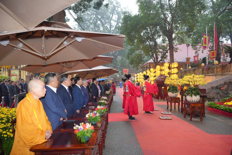 Chủ tịch nước Lương Cường chủ trì Lễ dâng hương khai Xuân Ất Tỵ tại Hoàng thành Thăng Long- Ảnh 9.