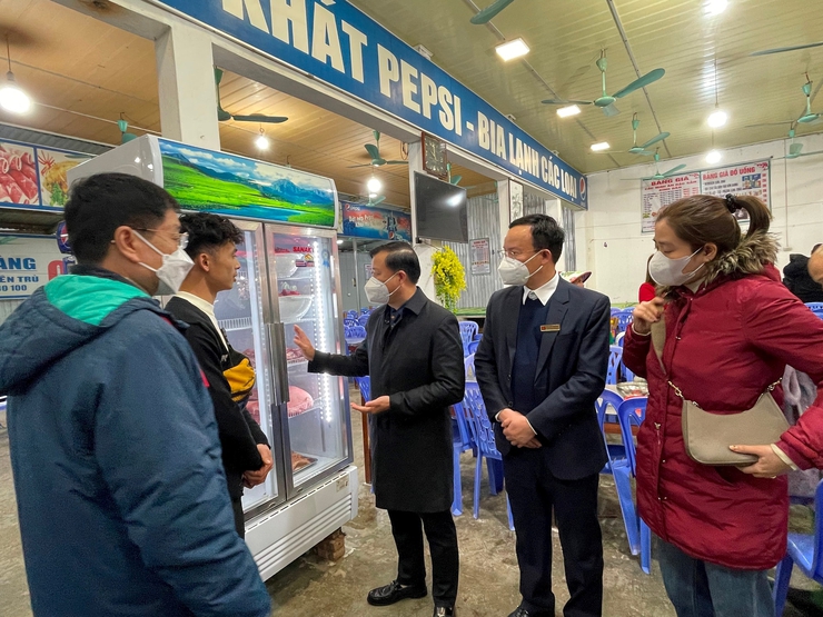 Kiểm tra công tác bảo đảm an toàn thực phẩm tại lễ hội chùa Hương- Ảnh 2.