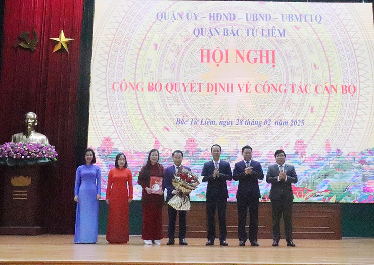 Quận Bắc Từ Liêm công bố quyết định thành lập Ban Tuyên giáo và Dân vận Quận ủy- Ảnh 1.