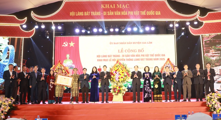 Lễ hội làng Bát Tràng được công nhận là Di sản Văn hóa phi vật thể Quốc gia- Ảnh 5.