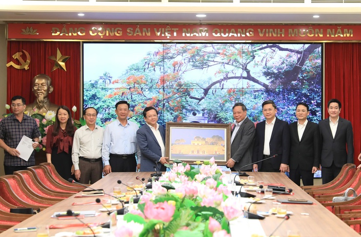 Hà Nội sẵn sàng chia sẻ kinh nghiệm chuyển đổi số các cơ quan Đảng với tỉnh Cà Mau- Ảnh 7.