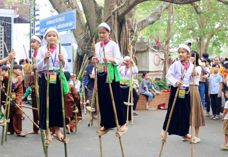 Lễ hội chùa Tây Phương 2025: Vinh danh di sản văn hóa và bảo vật quốc gia- Ảnh 4.