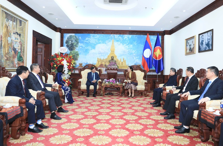 Lãnh đạo Thành phố chúc mừng Đại sứ quán Lào nhân 70 năm Ngày thành lập Đảng Nhân dân Cách mạng Lào- Ảnh 2.
