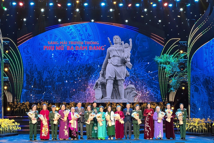 Sáng mãi truyền thống phụ nữ Ba đảm đang- Ảnh 1.