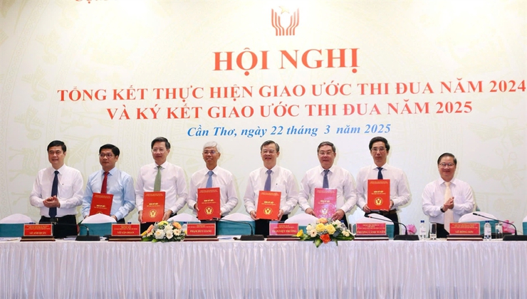 Centrally-run cities review 2024 performances, sign the 2025 emulation agreement- Ảnh 1.