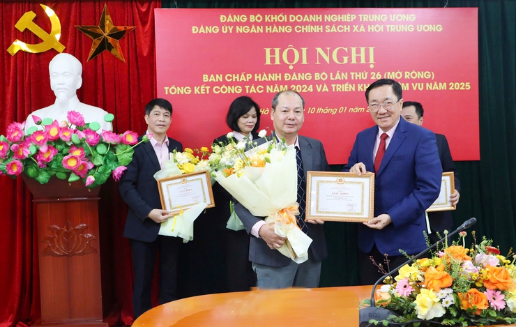 Nhiệm kỳ 2020-2025: Bước phát triển đột phá của Đảng bộ Ngân hàng Chính sách xã hội thành phố Hà Nội- Ảnh 4.