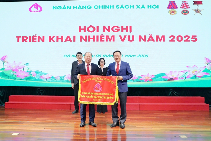 Nhiệm kỳ 2020-2025: Bước phát triển đột phá của Đảng bộ Ngân hàng Chính sách xã hội thành phố Hà Nội- Ảnh 1.
