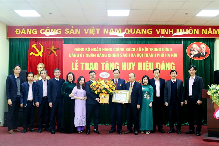 Nhiệm kỳ 2020-2025: Bước phát triển đột phá của Đảng bộ Ngân hàng Chính sách xã hội thành phố Hà Nội- Ảnh 2.