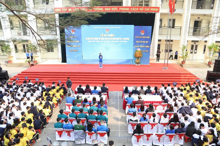 Quận Hoàn Kiếm kỷ niệm 94 năm Ngày thành lập Đoàn Thanh niên Cộng sản Hồ Chí Minh- Ảnh 1.