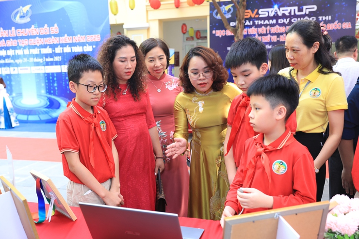 Hoàn Kiếm: Lan tỏa tinh thần học tập không ngừng nghỉ, khả năng sáng tạo không biên giới- Ảnh 3.
