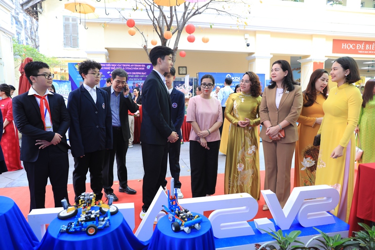 Hoàn Kiếm: Lan tỏa tinh thần học tập không ngừng nghỉ, khả năng sáng tạo không biên giới- Ảnh 4.