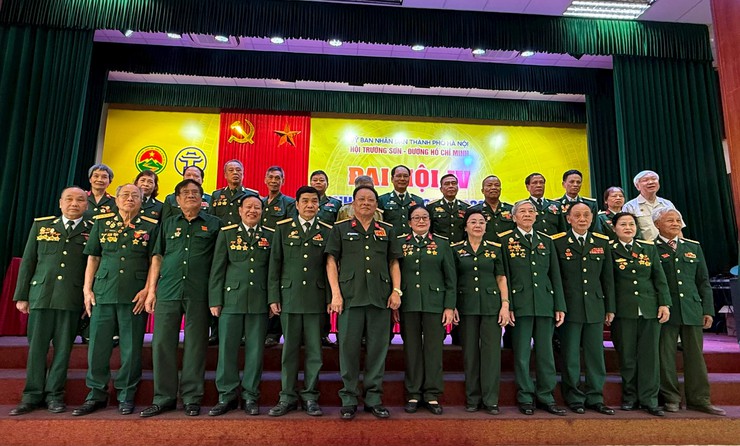 Đại tá Nguyễn Đức Thuận được bầu làm Chủ tịch Hội Trường Sơn - Đường Hồ Chí Minh thành phố Hà Nội- Ảnh 3.