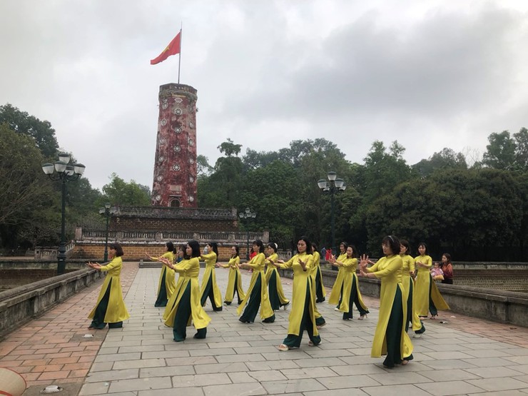 "Tuần Lễ Áo Dài" năm 2025: Tôn vinh văn hóa và Phụ nữ Việt- Ảnh 3.