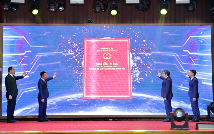 Hanoi introduces shared digital solutions to boost administrative, legislative, political performances- Ảnh 1.