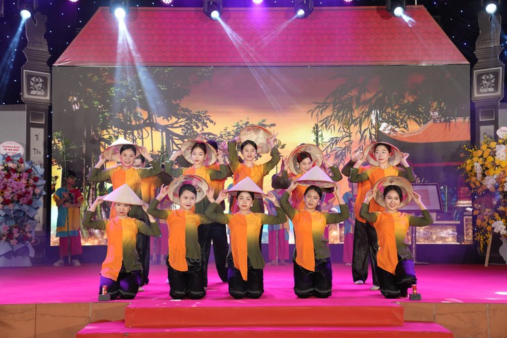 Trang trọng Lễ đón nhận Bằng xếp hạng Di tích lịch sử văn hóa cấp thành phố -  Đền Kim Quan- Ảnh 12.