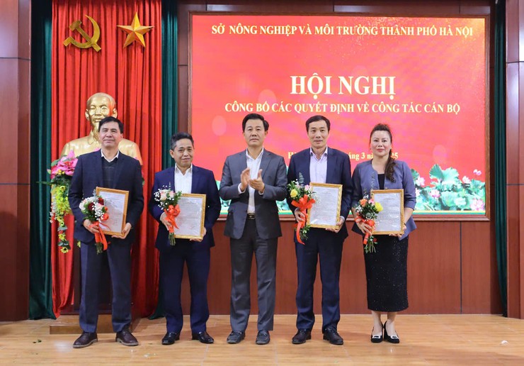 Sở Nông nghiệp và Môi trường công bố các quyết định về công tác cán bộ- Ảnh 2.