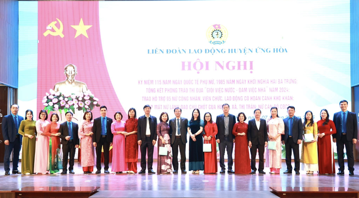 Ứng Hòa: Trao hỗ trợ 95 công nhân, viên chức, lao động có hoàn cảnh khó khăn- Ảnh 2.