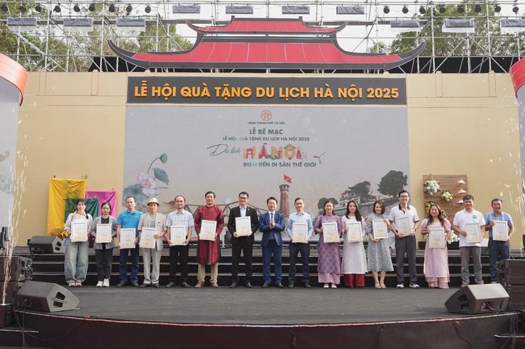 Lễ hội Quà tặng Du lịch Hà Nội 2025 thu hút hơn 3 vạn lượt khách- Ảnh 9.