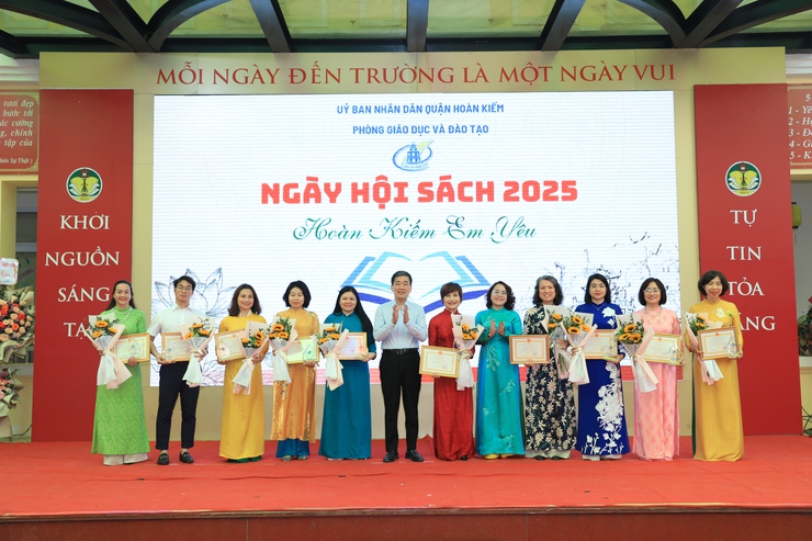 Tưng bừng Ngày hội sách “Hoàn Kiếm em yêu”- Ảnh 4.