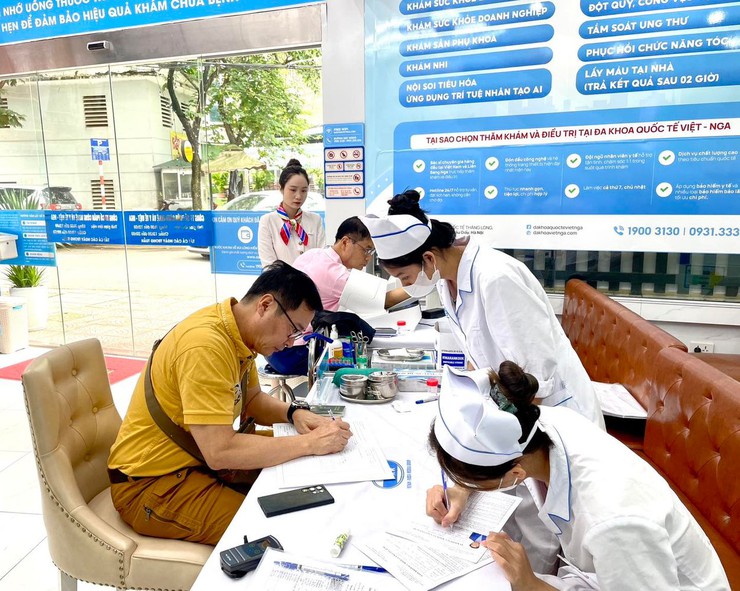 Hà Nội công bố 65 cơ sở khám, chữa bệnh đủ điều kiện cấp giấy khám sức khỏe lái xe- Ảnh 1.