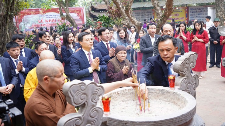 Công bố Quyết định ghi danh “Hội chùa Tây Phương” vào danh mục Di sản văn hóa phi vật thể Quốc gia- Ảnh 6.