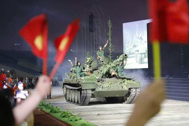 “Hẹn ước Bắc Nam” - Nghệ thuật chính luận hòa quyện ký ức và khát vọng dân tộc- Ảnh 6.