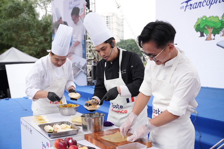 Người Hà Nội và du khách được trải nghiệm dịch vụ khách sạn 4-5 sao với chi phí hợp lý- Ảnh 2.