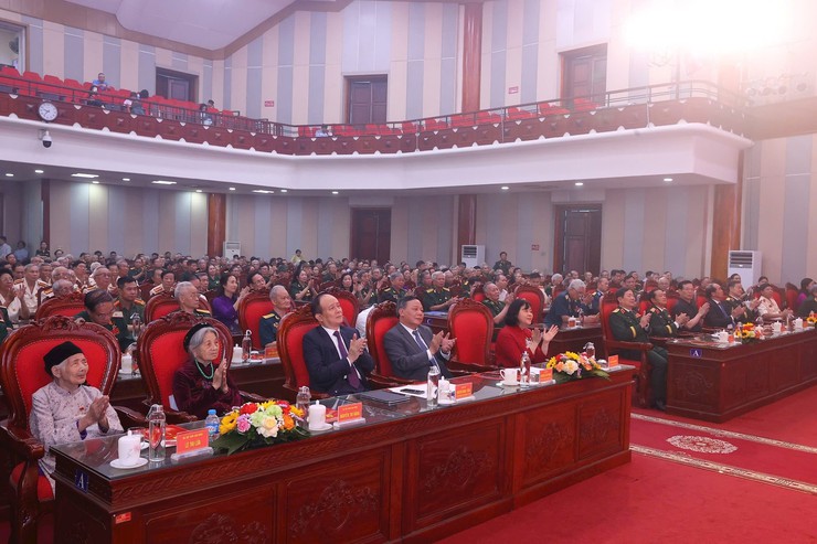 Hà Nội gặp mặt đại biểu cựu chiến binh, cựu thanh niên xung phong, cựu công an nhân dân- Ảnh 1.
