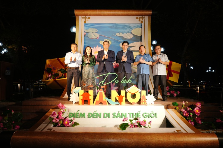 Ngành Du lịch Thủ đô triển khai nhiều hoạt động hấp dẫn du khách dịp nghỉ lễ 30/4 và 1/5- Ảnh 2.