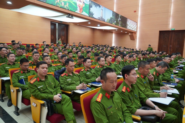 Tập huấn các quy định mới về công tác điều tra, xử lý tội phạm- Ảnh 1.
