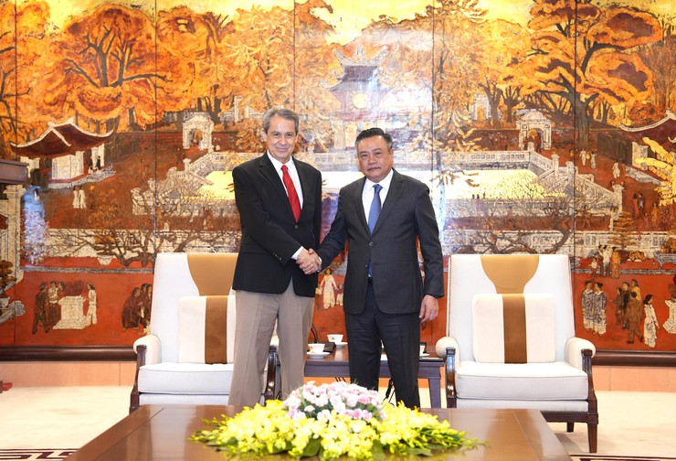Hanoi Mayor receives Mexican Ambassador to Vietnam- Ảnh 1. Hanoi Mayor receives Mexican Ambassador to Vietnam- Ảnh 1.