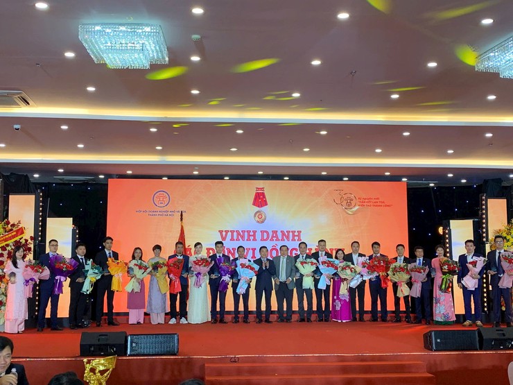 Hiệp hội Doanh nghiệp nhỏ và vừa thành phố Hà Nội đón nhận Huân chương Lao động hạng Nhất- Ảnh 4.