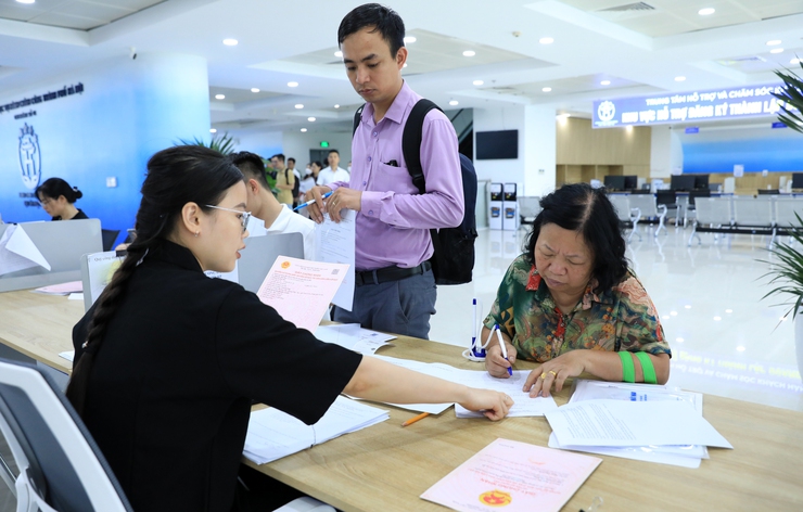 Phân luồng hợp lý, sắp xếp khoa học: Giải pháp giảm áp lực trong tiếp nhận hồ sơ đất đai- Ảnh 3.