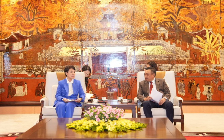 Hanoi Mayor receives Gyeonggin's delegation- Ảnh 1. Hanoi Mayor receives Gyeonggin's delegation- Ảnh 1.