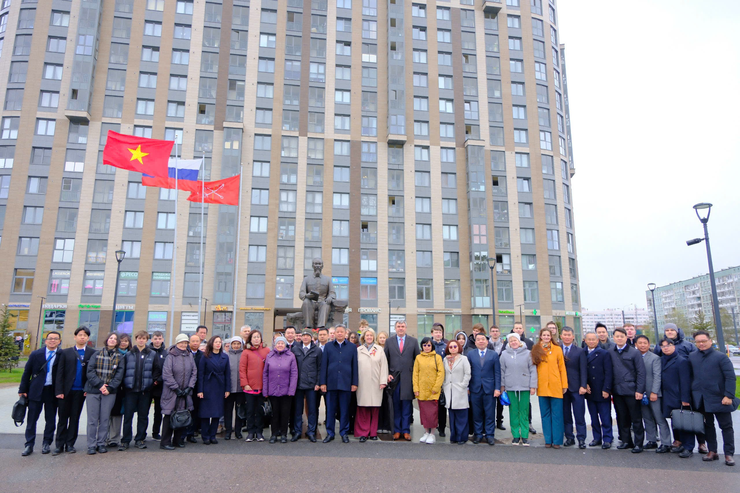 Hanoi delegation looks to strengthen decentralized partnerships with Russian cities- Ảnh 2.