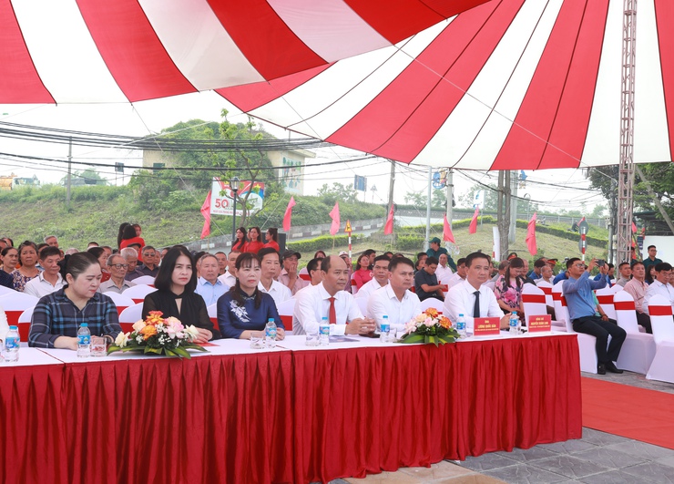 Quận Hoàng Mai: Khánh thành Đài tưởng niệm các anh hùng liệt sỹ phường Trần Phú- Ảnh 1.