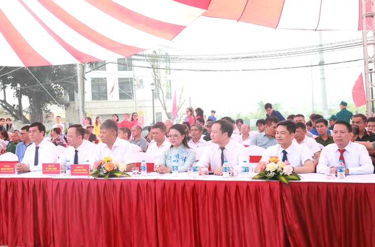 Quận Hoàng Mai: Khánh thành Đài tưởng niệm các anh hùng liệt sỹ phường Trần Phú- Ảnh 2.