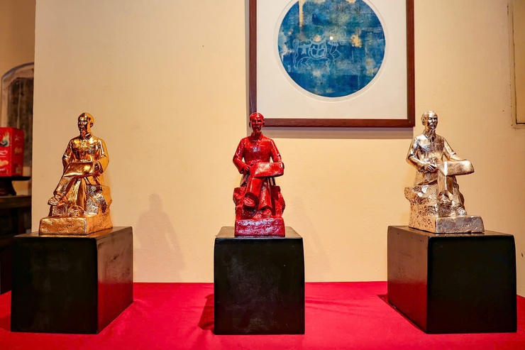 Triển lãm "Sắc Son" khơi dậy không gian văn hóa đình Hà Vĩ- Ảnh 1.
