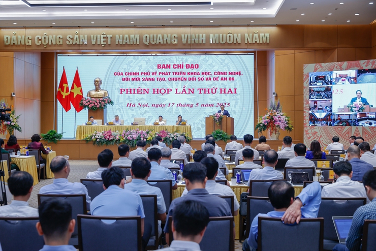 Vietnamese Gov't pushes for digitalization- Ảnh 1. Vietnamese Gov't pushes for digitalization- Ảnh 1.