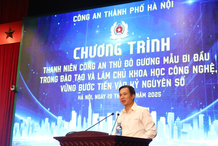Tuổi trẻ Công an Hà Nội học công nghệ AI, đẩy mạnh chuyển đổi số- Ảnh 1.