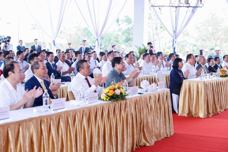 Thủ tướng Phạm Minh Chính phát lệnh khởi công cầu Tứ Liên, yêu cầu hoàn thành trong 24 tháng- Ảnh 2.