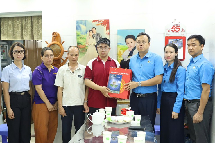 Công đoàn chia sẻ mất mát với gia đình đoàn viên bị mất do tai nạn lao động- Ảnh 1.